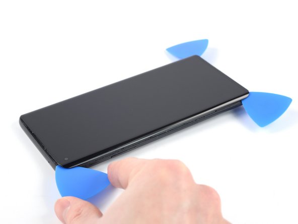 OnePlus 8 Screen Replacement, Slice the left edge adhesive: crwdns2935265:029crwdnd2935265:03crwdnd2935265:03crwdne2935265:0