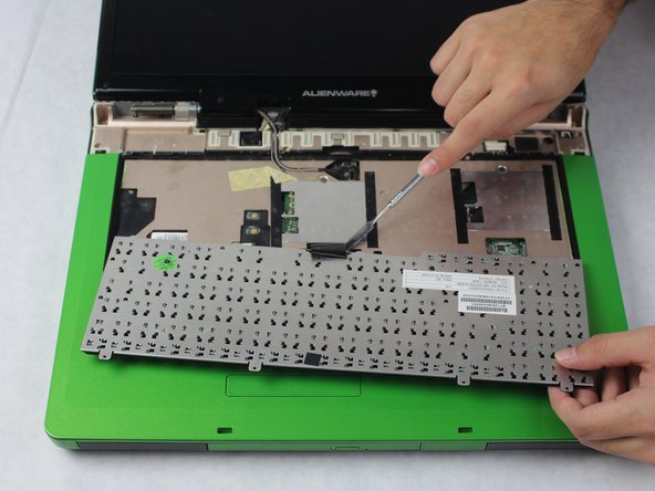 Alienware Aurora M9700 Screen Replacement: crwdns2935265:04crwdnd2935265:03crwdnd2935265:03crwdne2935265:0