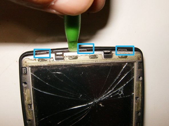 TomTom One 310 LCD and Touchscreen Replacement: crwdns2935265:04crwdnd2935265:02crwdnd2935265:03crwdne2935265:0