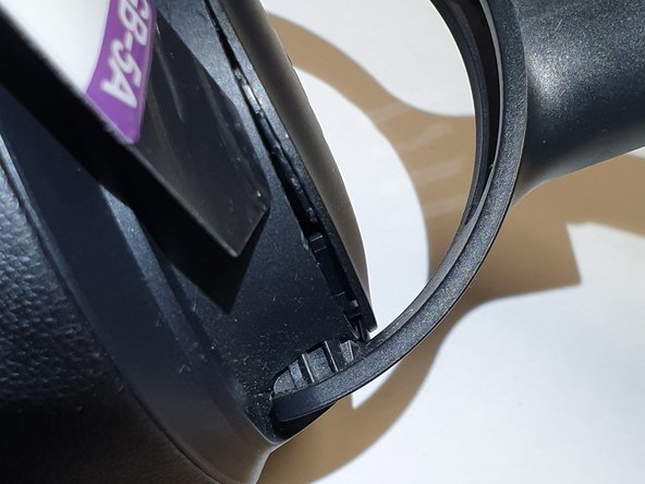 JBL Tune 700BT Teardown, left side - electronics cover: crwdns2935265:07crwdnd2935265:02crwdnd2935265:02crwdne2935265:0