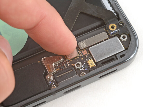 Google Pixel 10 Pro XL USB‑C Board Replacement, Connect the interconnect cable: 31 단계, 이미지 3개 중 2개