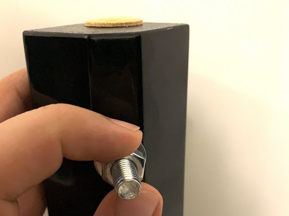 Repairing a Wobbly Piano Bench: crwdns2935265:04crwdnd2935265:02crwdnd2935265:03crwdne2935265:0