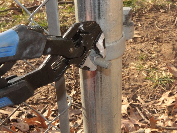 Fixing a Misaligned Single Swing Chain-link Gate: 5 단계, 이미지 2개 중 2개