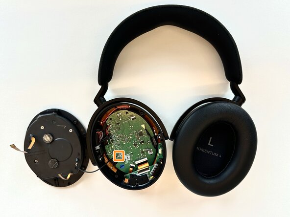 Sennheiser Momentum 4 Right Driver Assembly Replacement: crwdns2935265:04crwdnd2935265:02crwdnd2935265:02crwdne2935265:0