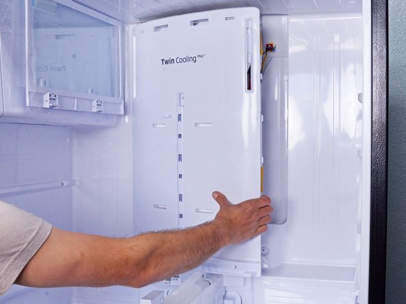 Samsung Refrigerator Evaporator Fan (Refrigerator Compartment) Replacement: crwdns2935265:07crwdnd2935265:02crwdnd2935265:03crwdne2935265:0