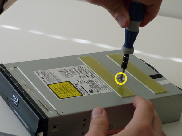 Sony BDP-S1 Optical Drive Motor Replacement: crwdns2935265:010crwdnd2935265:03crwdnd2935265:03crwdne2935265:0