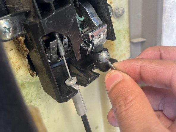 2006 Infiniti G35 Coupe Passenger Side Door Checker Replacement: crwdns2935265:05crwdnd2935265:02crwdnd2935265:02crwdne2935265:0