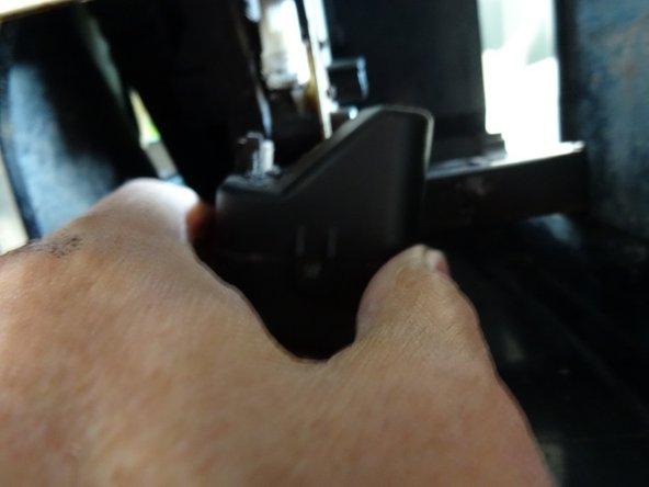 Nivona Caferomatica 770 Drainageventil tauschen, Drainageventil: crwdns2935265:07crwdnd2935265:03crwdnd2935265:03crwdne2935265:0