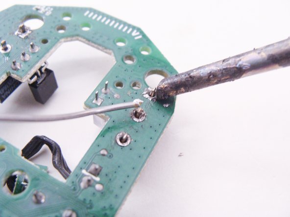 Logitech M720 Micro-switch Replacement, Switch replacement: crwdns2935265:07crwdnd2935265:03crwdnd2935265:03crwdne2935265:0