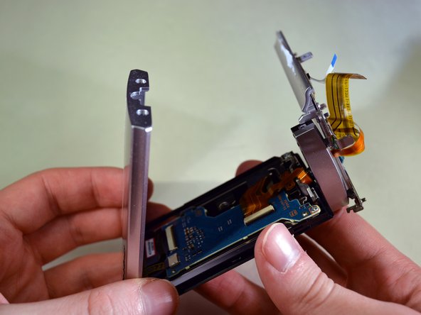 Sony Handycam DCR-SR68 LCD Screen Replacement: crwdns2935265:023crwdnd2935265:03crwdnd2935265:03crwdne2935265:0