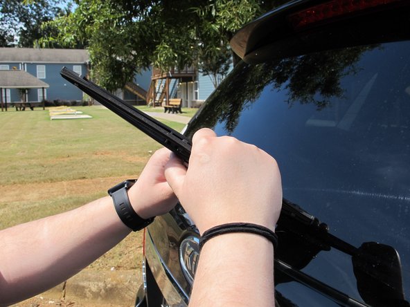 2011 Kia Sorento Windshield Wipers Replacement: crwdns2935265:05crwdnd2935265:03crwdnd2935265:03crwdne2935265:0