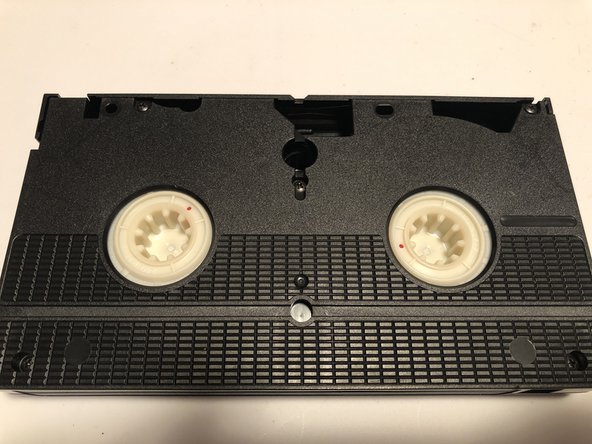 How to Fix a Damaged VHS Tape: crwdns2935265:013crwdnd2935265:03crwdnd2935265:03crwdne2935265:0