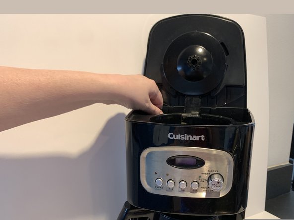 Descaling a Cuisinart 12-Cup Coffee Maker: crwdns2935265:03crwdnd2935265:02crwdnd2935265:03crwdne2935265:0