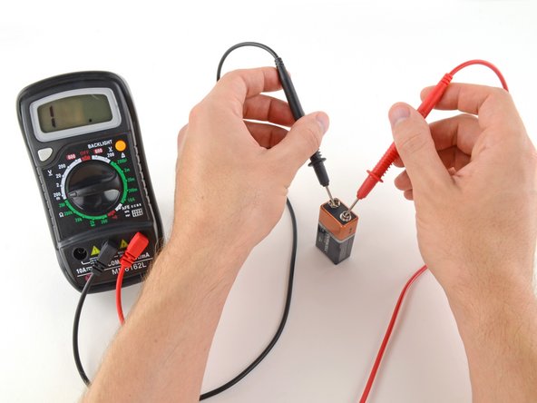 How To Use A Multimeter, Manual ranging voltage measurement: crwdns2935265:012crwdnd2935265:02crwdnd2935265:03crwdne2935265:0