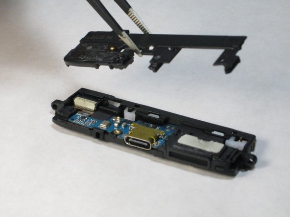LG G5 Charging Port Replacement: crwdns2935265:06crwdnd2935265:03crwdnd2935265:03crwdne2935265:0