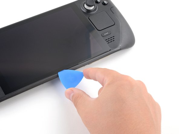 Steam Deck Screen Replacement, Slice the bottom side adhesive: crwdns2935265:034crwdnd2935265:02crwdnd2935265:02crwdne2935265:0