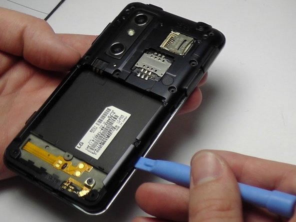 LG Thrill 4G SIM/Micro SD Card Replacement: crwdns2935265:06crwdnd2935265:02crwdnd2935265:03crwdne2935265:0