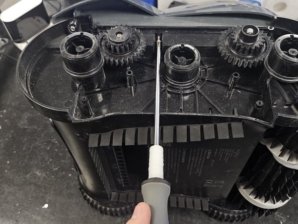 Aiper Seagull Pro: Teardown, Chassis screws: crwdns2935265:04crwdnd2935265:02crwdnd2935265:02crwdne2935265:0