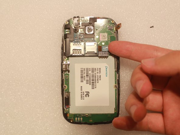 Pantech Burst Motherboard Replacement: crwdns2935265:06crwdnd2935265:02crwdnd2935265:03crwdne2935265:0