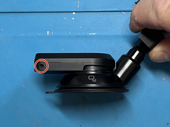 Vantrue GPS-Halterung mit Saugnapf Kabelverbindung / Kabelbruch Reparatur, Entferne die beiden Gehäuseschrauben: Schritt 2, Bild 3 von 3