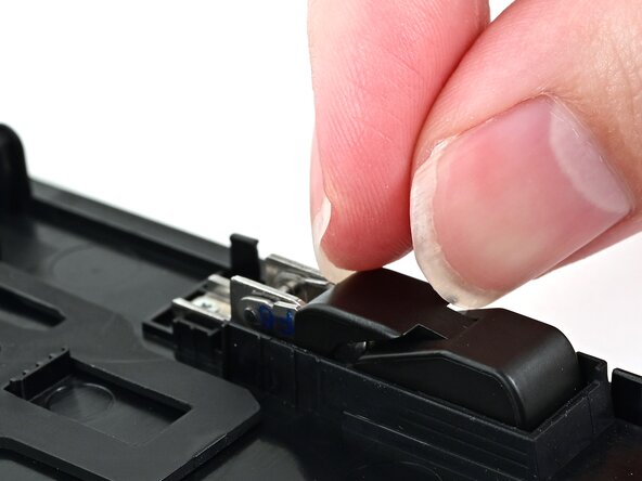 Nintendo Switch 2 Kickstand Replacement: crwdns2935265:020crwdnd2935265:01crwdnd2935265:02crwdne2935265:0