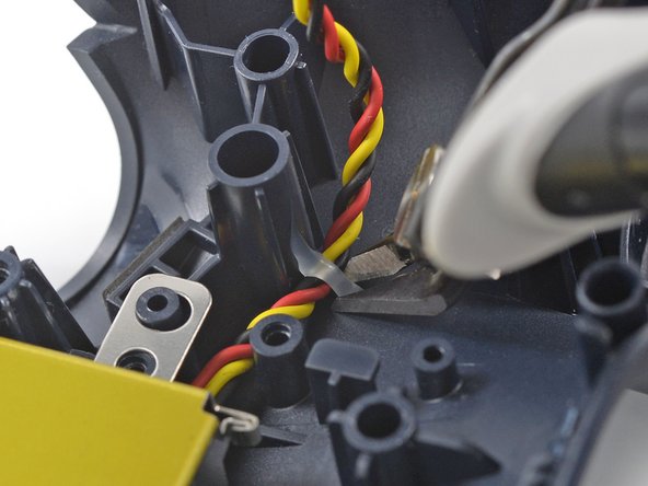 Google Stadia Controller Battery Replacement, Cut the battery cable adhesive: step 28, image 2 of 3