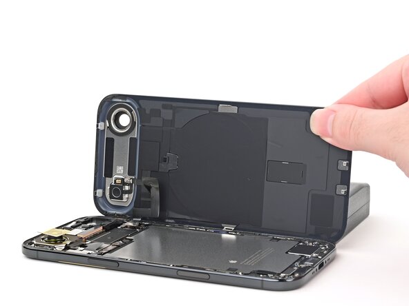 iPhone Air Back Glass Replacement, Remove the back glass: crwdns2935265:022crwdnd2935265:01crwdnd2935265:02crwdne2935265:0