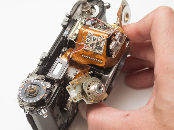 Pentax Super Program Front Lens Board Removal, Remove mirror box and front board: crwdns2935265:016crwdnd2935265:02crwdnd2935265:02crwdne2935265:0