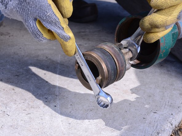 Bush Pump Traveling Valve Replacement, Traveling Valve: crwdns2935265:039crwdnd2935265:02crwdnd2935265:03crwdne2935265:0