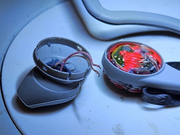 Plantronics Backbeat Fit Battery Replacement, Speaker Removal: crwdns2935265:05crwdnd2935265:02crwdnd2935265:02crwdne2935265:0