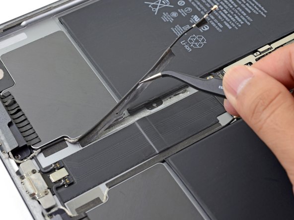 iPad Pro 12.9" Battery Replacement: crwdns2935265:045crwdnd2935265:02crwdnd2935265:03crwdne2935265:0