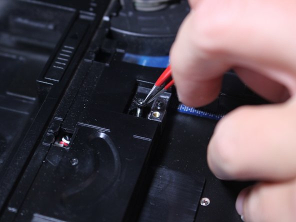 How to Replace the Wi-Fi Card for a Samsung NP300V5A-A08US Laptop: crwdns2935265:012crwdnd2935265:03crwdnd2935265:03crwdne2935265:0