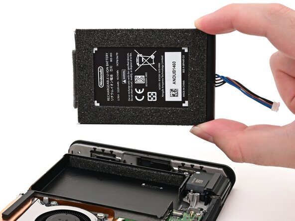 Nintendo Switch 2 Battery Replacement, Remove the battery: crwdns2935265:036crwdnd2935265:01crwdnd2935265:01crwdne2935265:0