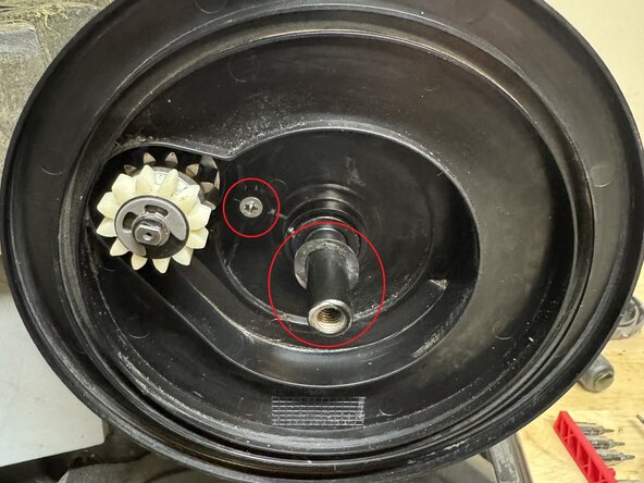 EGO LM2130SP Self-Propelled Unit Replacement, Remove the Rear Wheels: crwdns2935265:04crwdnd2935265:03crwdnd2935265:03crwdne2935265:0