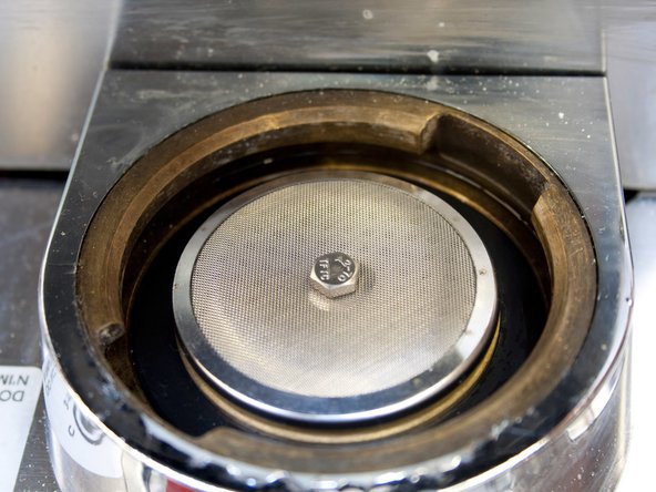 Tune-up A Rancilio Silvia Espresso Machine, Replace Screen and Diffuser: crwdns2935265:011crwdnd2935265:03crwdnd2935265:03crwdne2935265:0