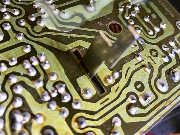 Panasonic RF-1101 Radio Disassembly, Battery or AC selector: crwdns2935265:06crwdnd2935265:02crwdnd2935265:03crwdne2935265:0