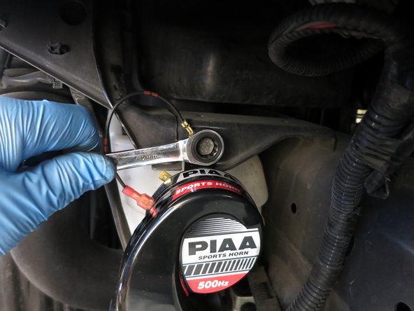 2010-2014 Subaru Legacy Horn Replacement: crwdns2935265:05crwdnd2935265:03crwdnd2935265:03crwdne2935265:0