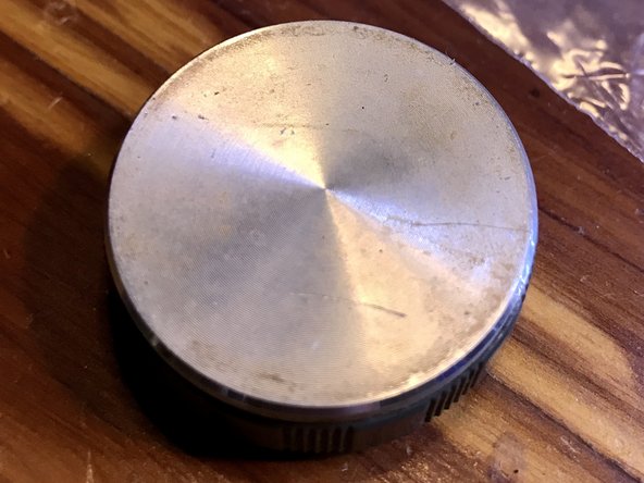 Panasonic RF-1101 Radio Disassembly, Tunning Knob and volume: crwdns2935265:08crwdnd2935265:03crwdnd2935265:03crwdne2935265:0