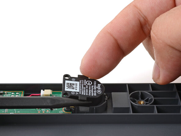 Logitech Signature Slim Solar+ Battery Replacement: crwdns2935265:06crwdnd2935265:01crwdnd2935265:02crwdne2935265:0