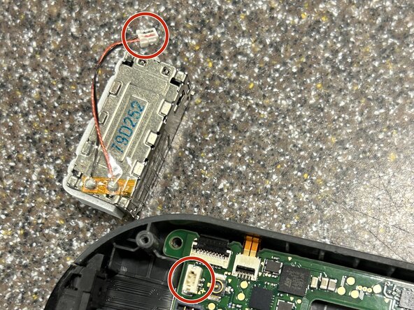 Right Joy-Con Teardown: crwdns2935265:023crwdnd2935265:03crwdnd2935265:03crwdne2935265:0
