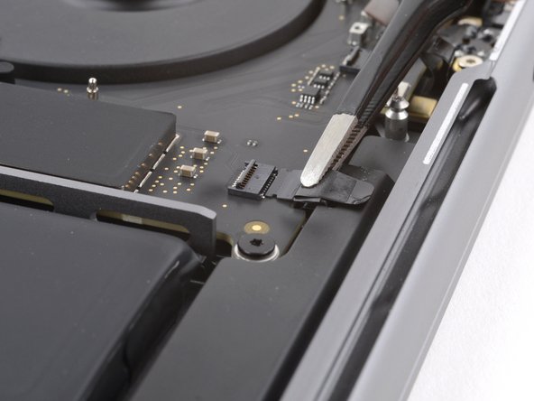 MacBook Pro 14" Late 2023 (M3) USB-C Ports Replacement, Disconnect the left speaker: crwdns2935265:036crwdnd2935265:03crwdnd2935265:03crwdne2935265:0