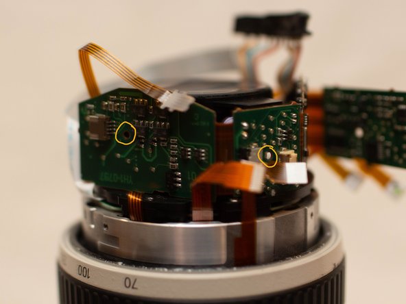 Canon EF 70-200mm f/2.8L IS USM Zooming Key Replacement, Install the Main PCB Assembly: crwdns2935265:018crwdnd2935265:02crwdnd2935265:03crwdne2935265:0