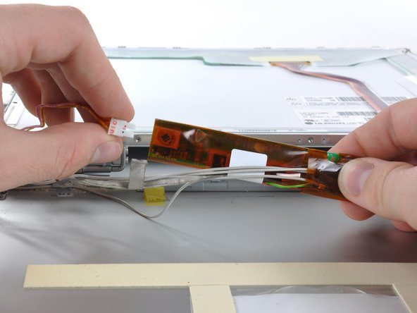 PowerBook G4 Aluminum 12" 867 MHz Right Clutch Hinge Replacement, LCD: crwdns2935265:076crwdnd2935265:02crwdnd2935265:02crwdne2935265:0