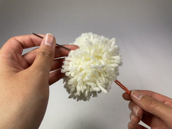 How to Replace the Pom Pom on a Beanie: crwdns2935265:04crwdnd2935265:02crwdnd2935265:03crwdne2935265:0