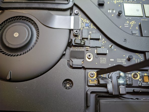 MacBook Pro 13" Late 2020 Right Speaker Replacement, Unplug the right speaker: crwdns2935265:015crwdnd2935265:02crwdnd2935265:03crwdne2935265:0