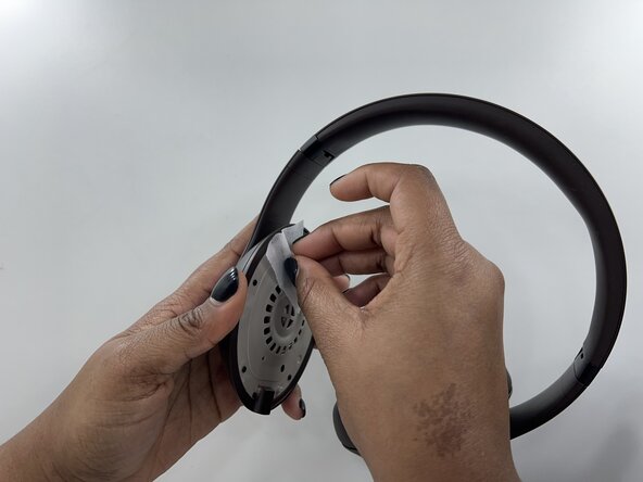 Beats Studio Pro Earpad Replacement: crwdns2935265:04crwdnd2935265:03crwdnd2935265:03crwdne2935265:0