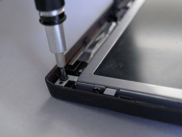 Lenovo ThinkPad T530 Display Replacement, Unscrewing Display Frame: stap 0, afbeelding 2 van 2