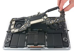 2017年 MacBook Pro 13インチモデルTouch Barの分解 - iFixit