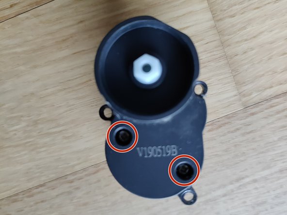 Roborock S5 Series Sidebrush Motor Replacement, Open the gearbox: crwdns2935265:00crwdnd2935265:01crwdnd2935265:02crwdne2935265:0