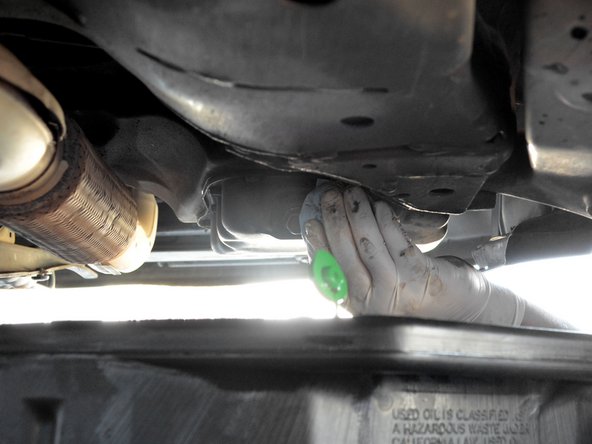 2002-2007 Mitsubishi Lancer Oil Change (2.0L I4 DOHC): crwdns2935265:05crwdnd2935265:03crwdnd2935265:03crwdne2935265:0